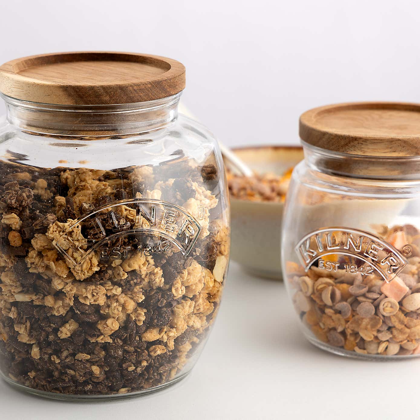 Kilner Set of 2 Universal Jars with Wooden Lids, 2L, 0.85L