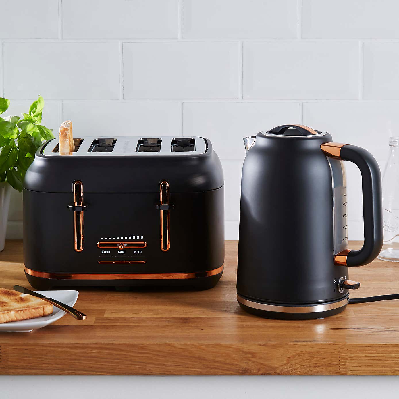 Dunelm 4 Slice Matt Black & Copper Toaster
