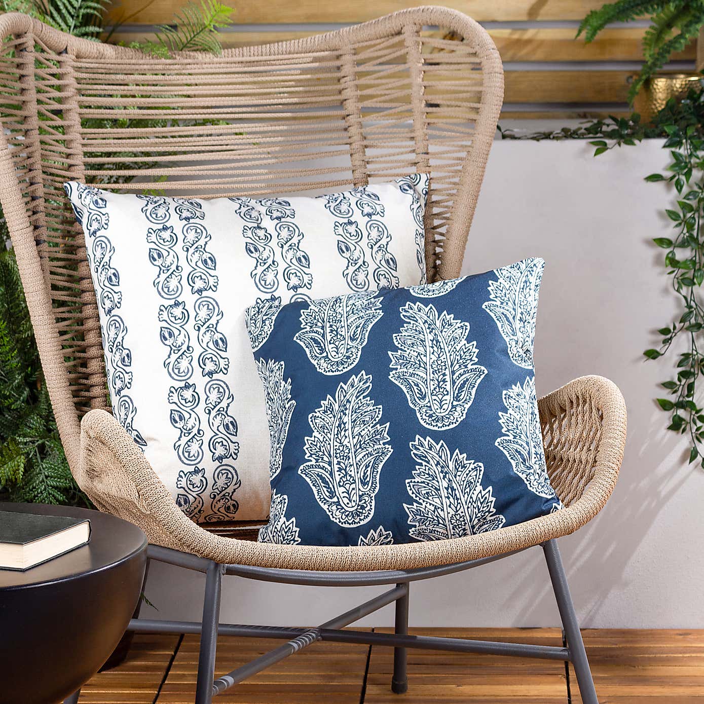 Paoletti Kalindi Paisley Outdoor Cushion