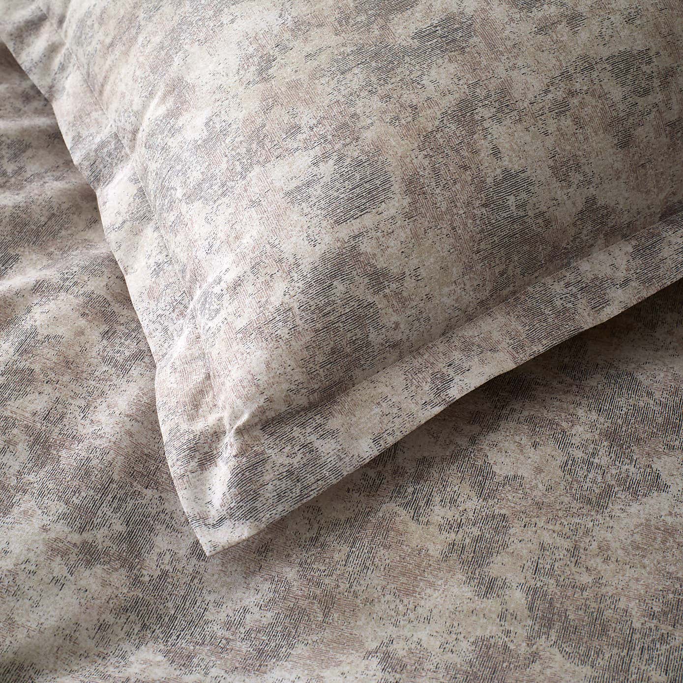 Luxe Haze Oxford Pillowcase
