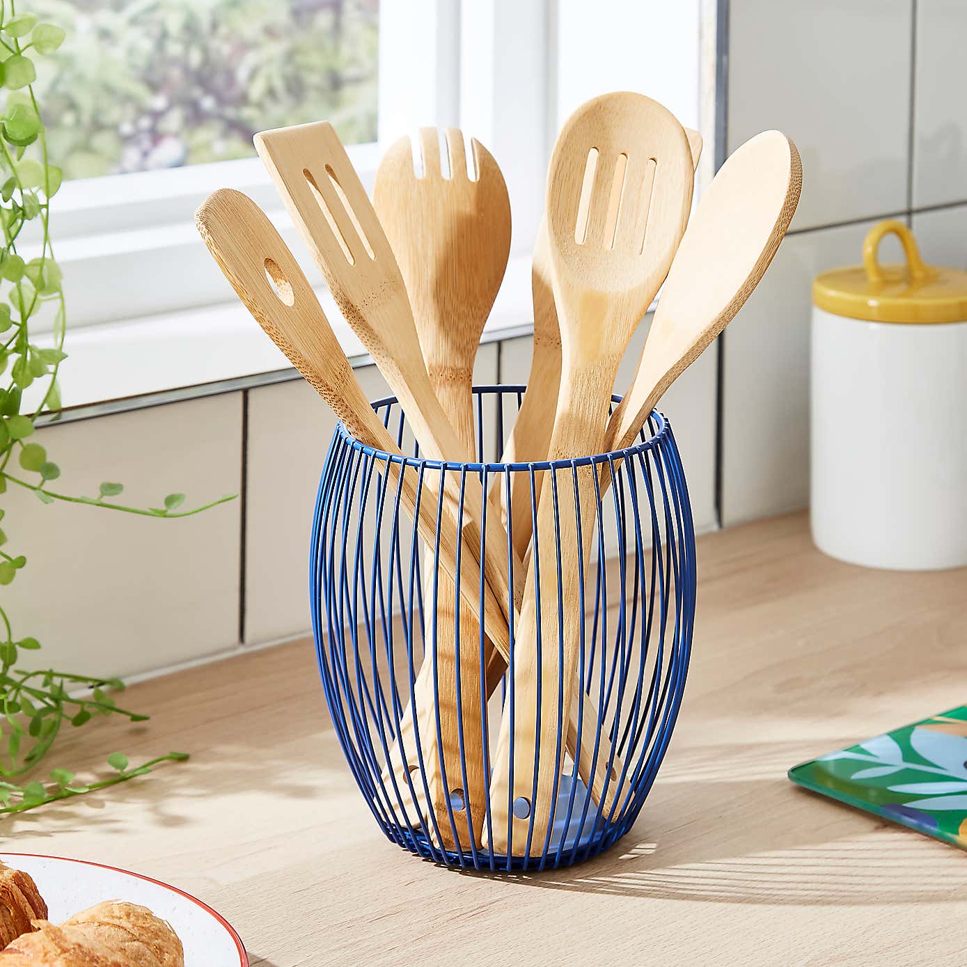 Elements Metal Wire Utensil Pot