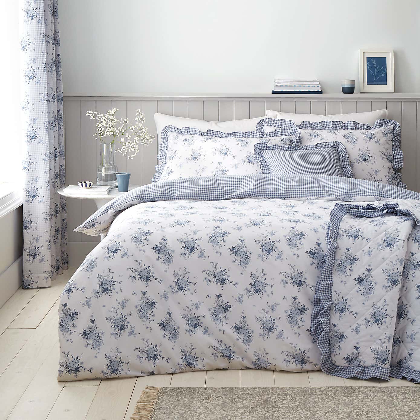 Catherine Lansfield Lucie Floral Reversible Duvet Cover & Pillowcase Set