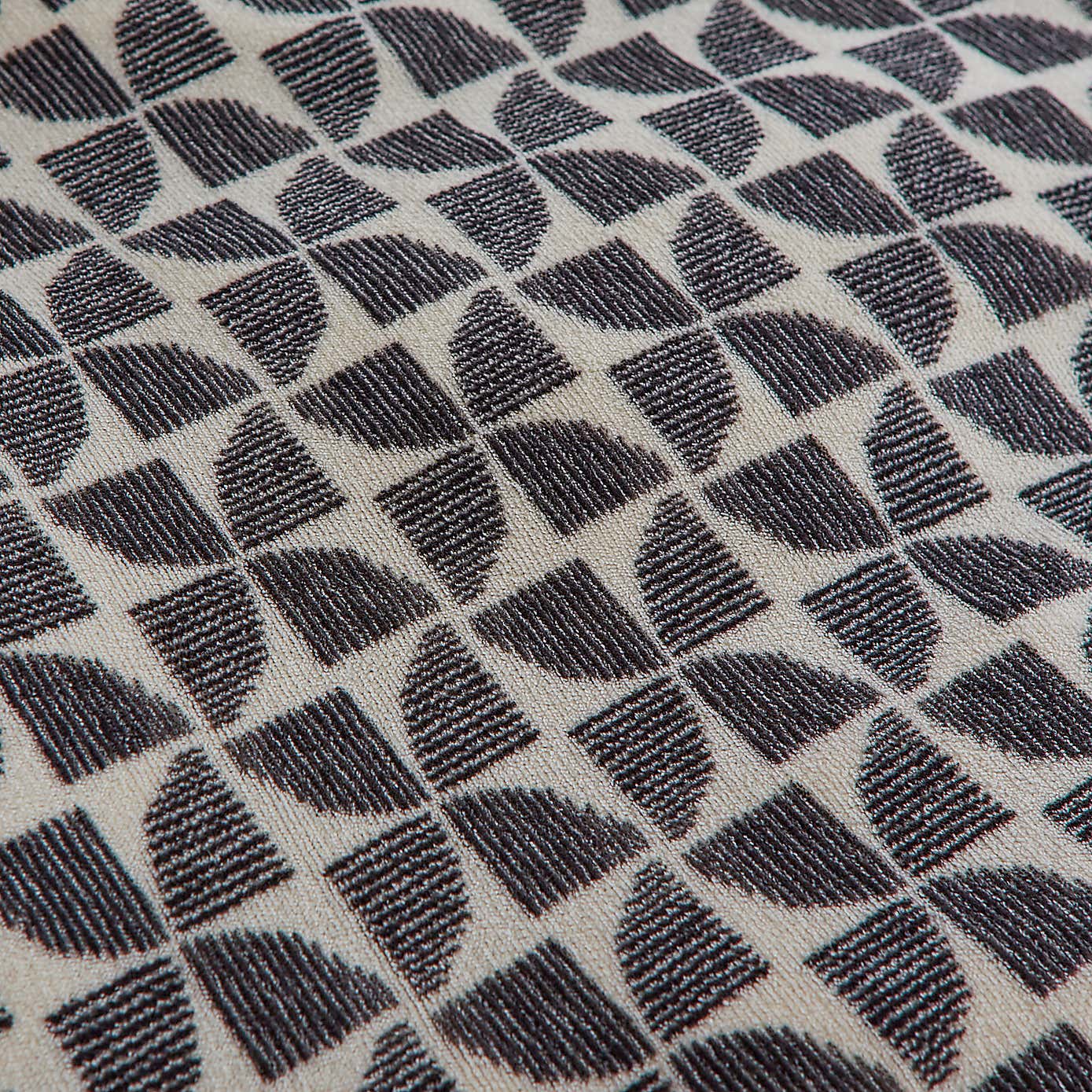 Mono Circles Fleece Duvet Cover and Pillowcase Set