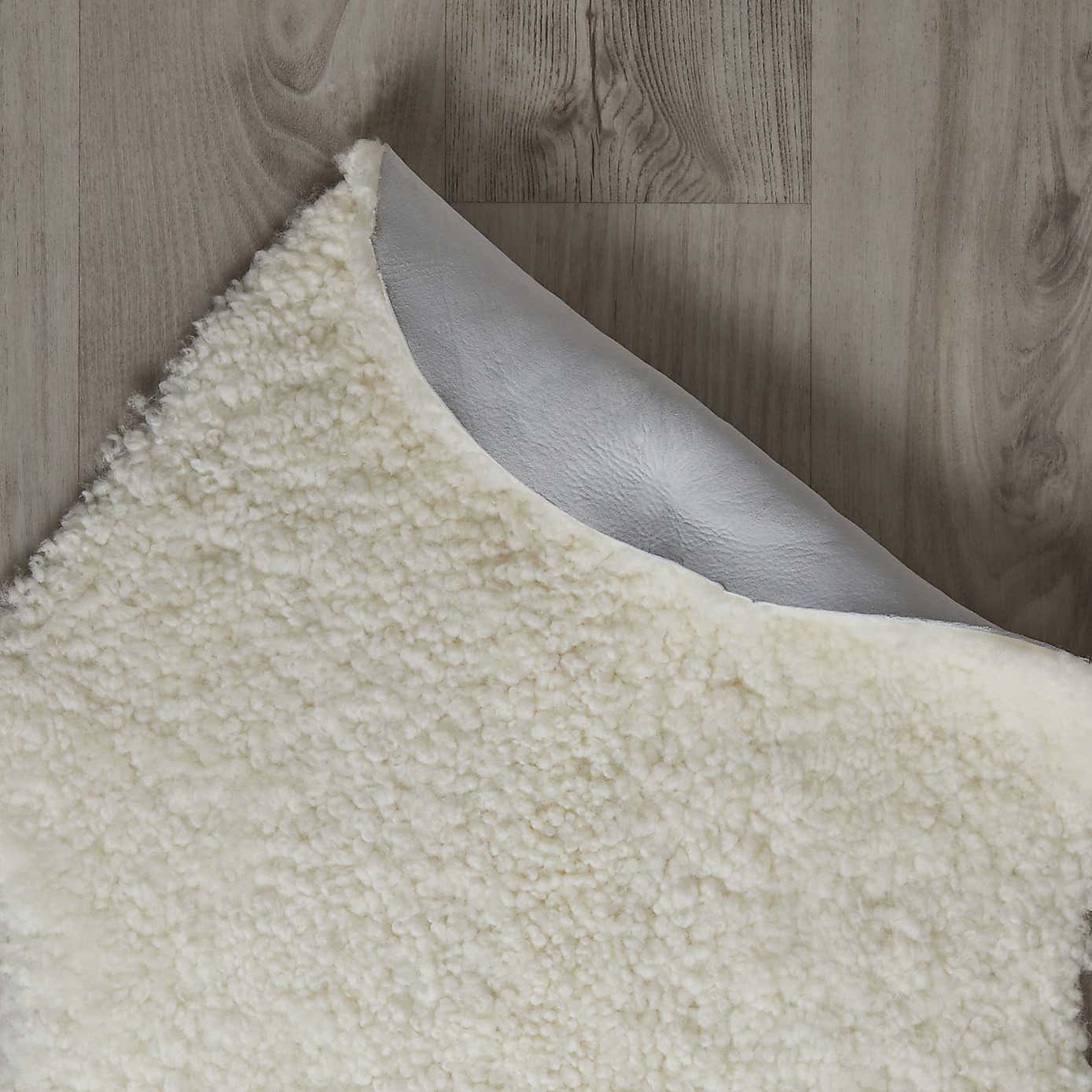 Curly Single Sheepskin Rug