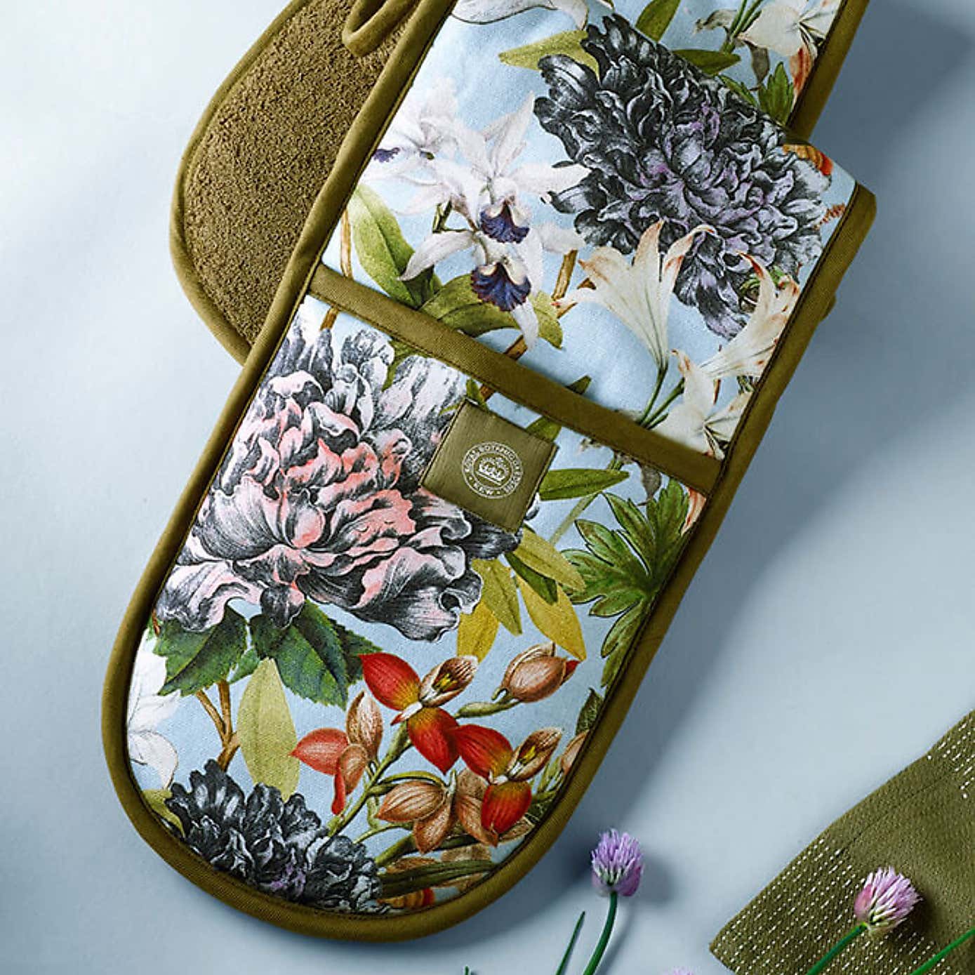 Kew Bee Floral Double Oven Glove