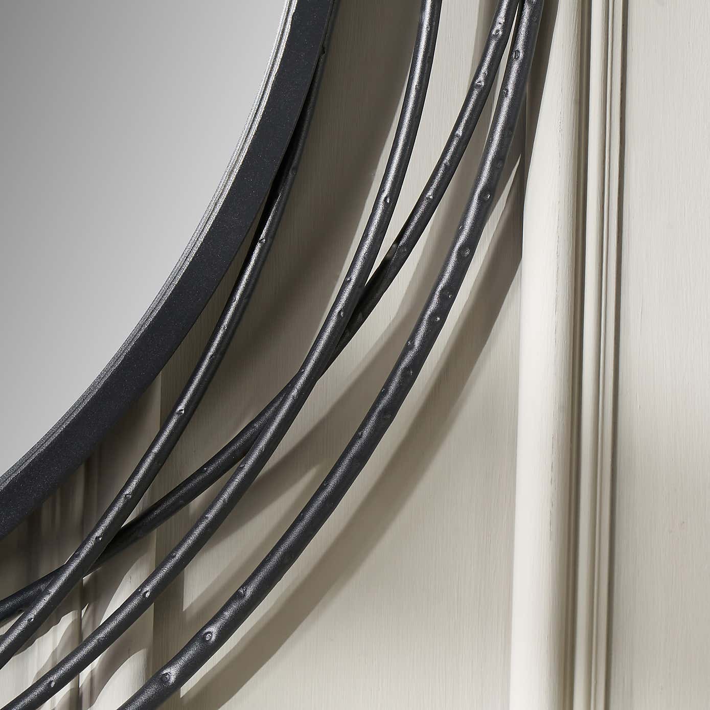 Metal Swirl Round Wall Mirror