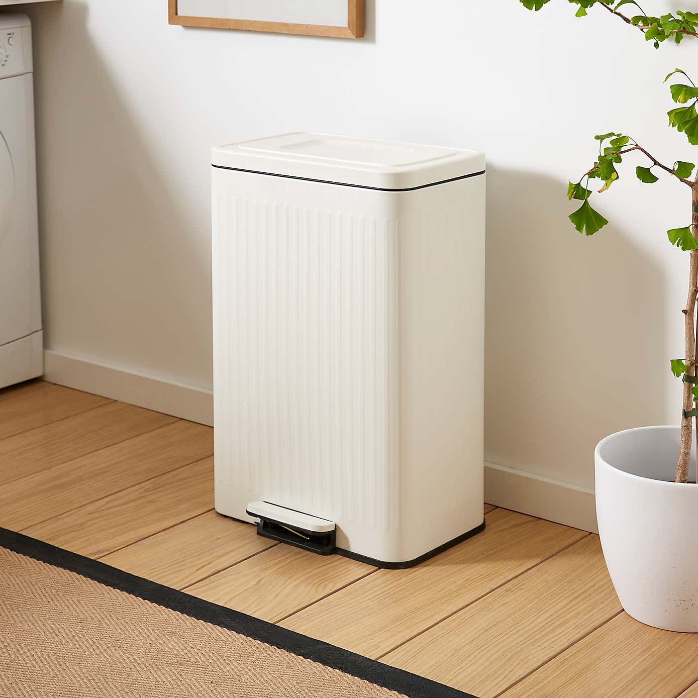 Embossed Recycling Bin 2828L