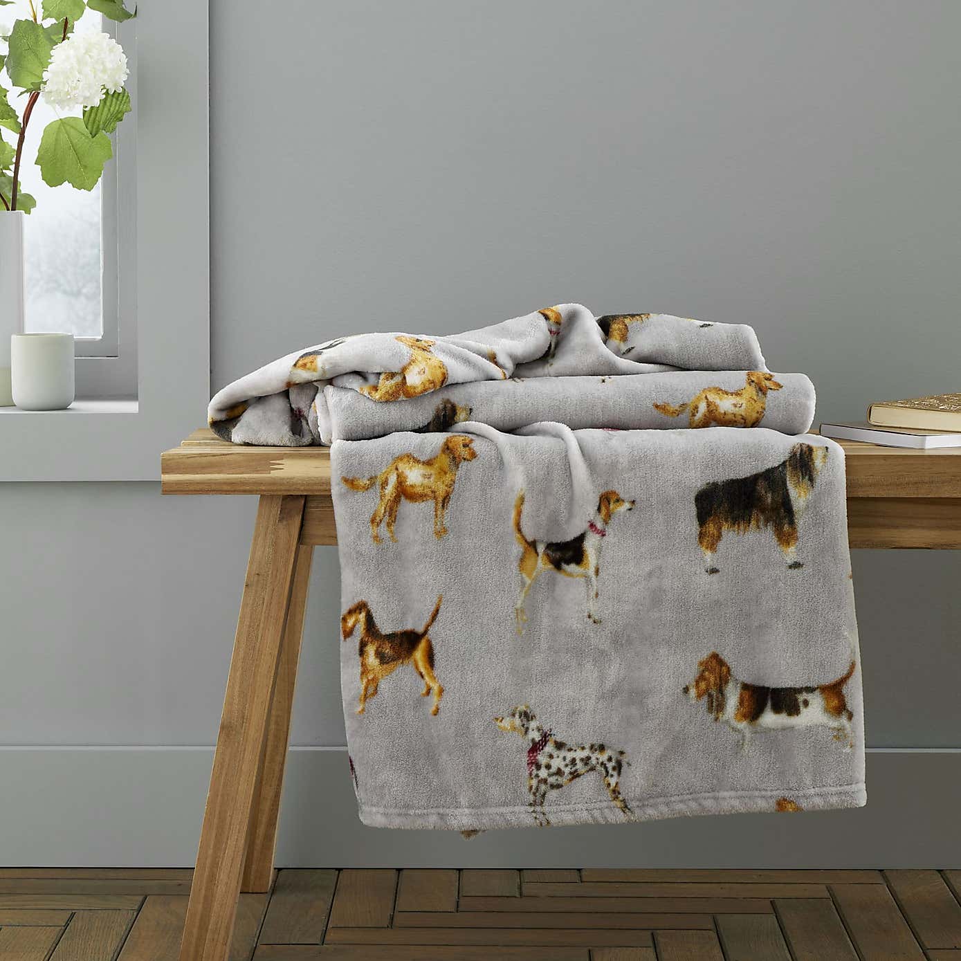 Catherine Lansfield Country Dogs Printed Fleece Throw 130cm x 170cm