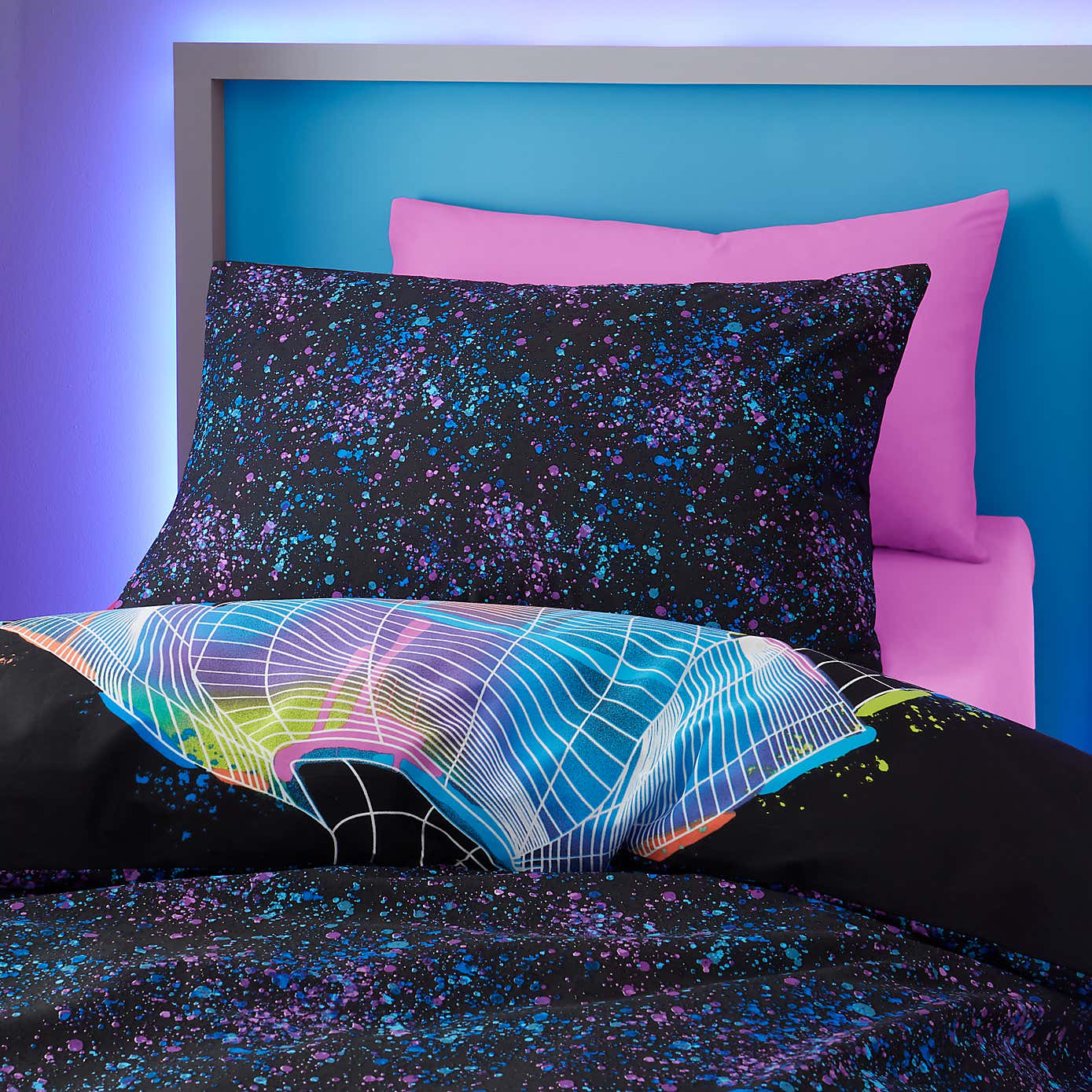 Football Graphic Girls Single Duvet Cover and Pillowcase Set