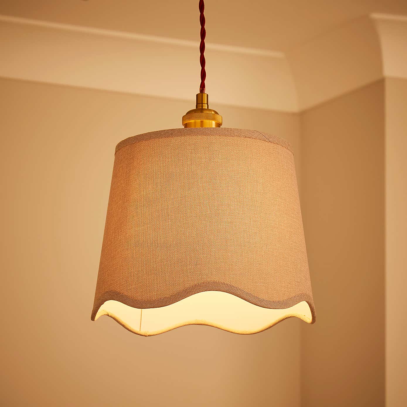 Scalloped Edge Linen Lamp Shade