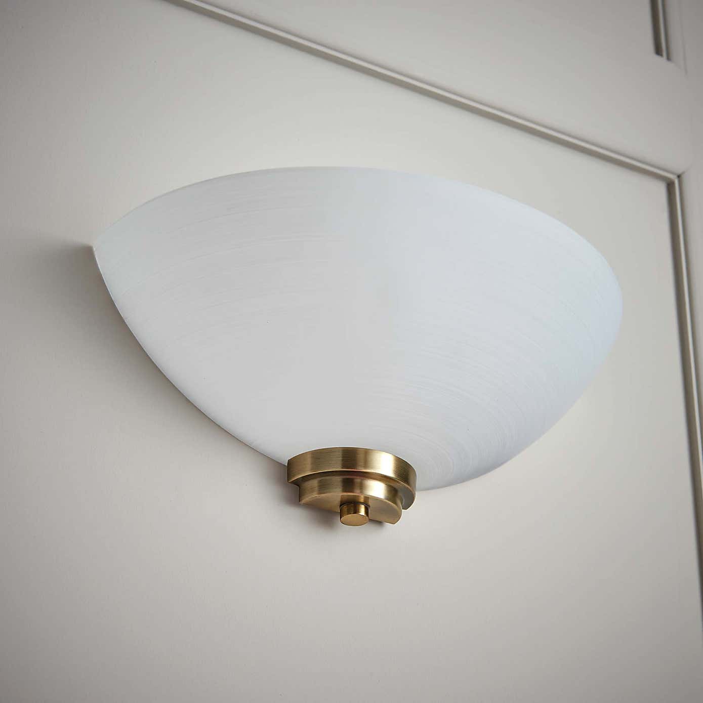 Vogue Welles 1 Light Frosted Glass Wall Light