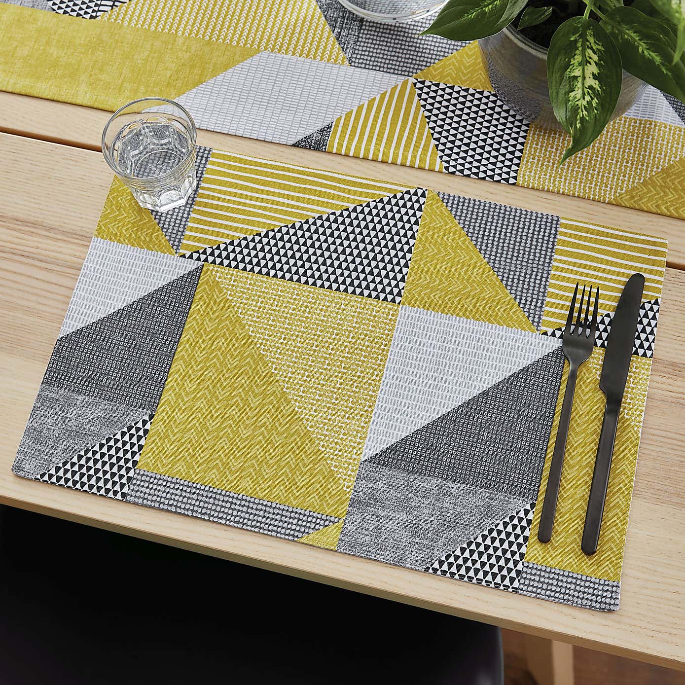 Catherine Lansfield Set of 2 Larsson Geo Placemats
