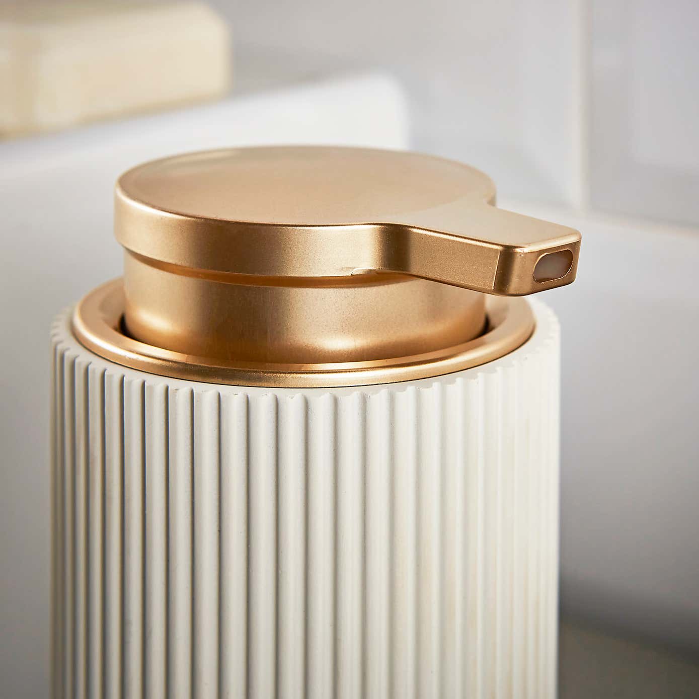 Modern Luxe Ribbed Resin Lotion Dispenser