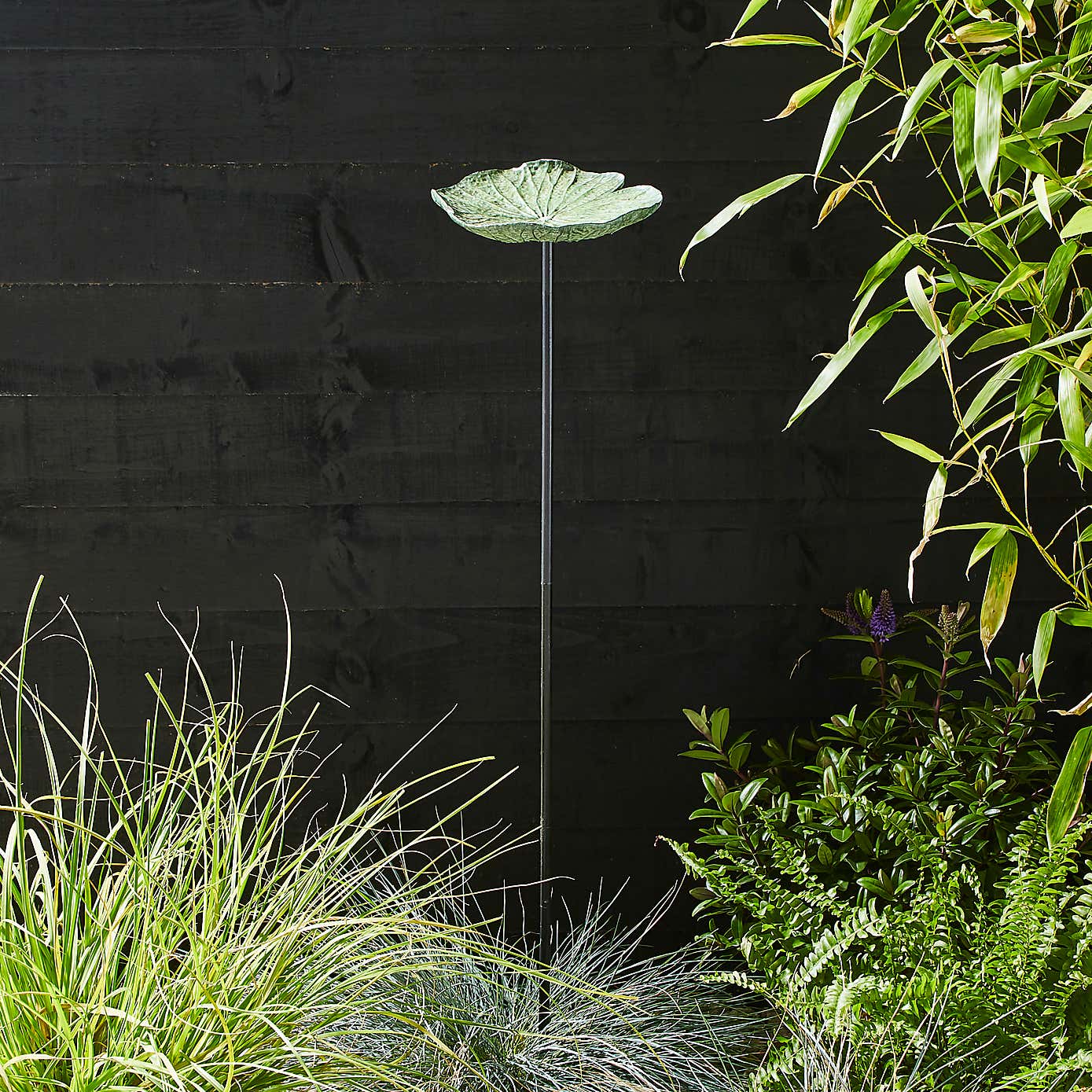 Indoor Outdoor Resin Lilypad Stake