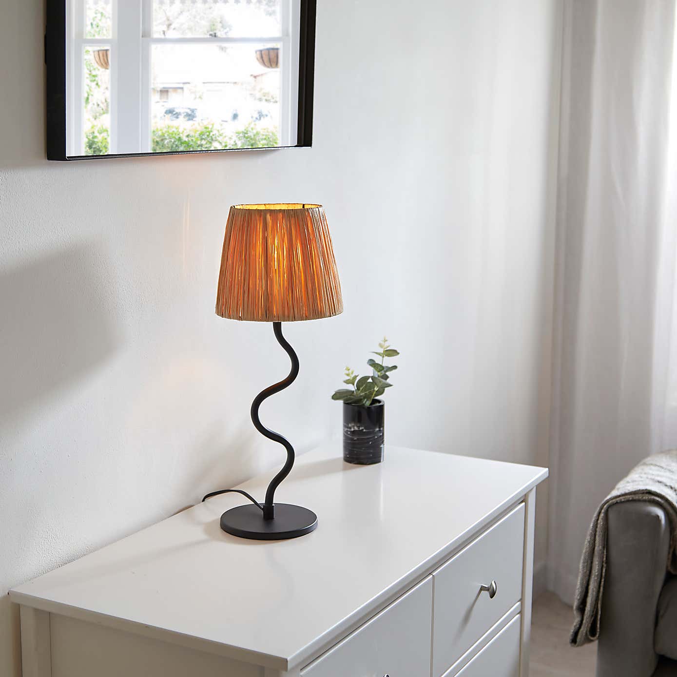 Vogue Priya Table Lamp