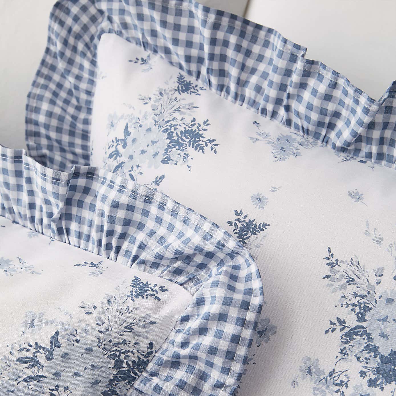 Catherine Lansfield Lucie Floral Reversible Duvet Cover & Pillowcase Set