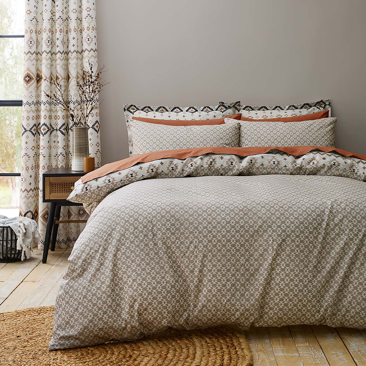 Jabari Aztec 144 Thread Count Reversible Duvet Cover & Pillowcase Set