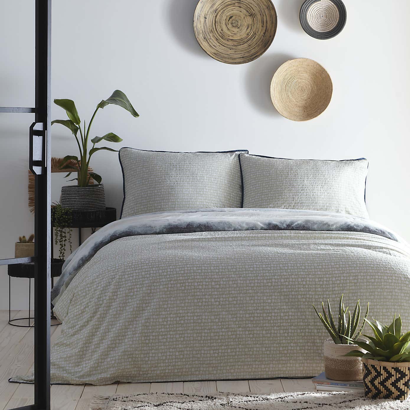 Appletree Landscape 100% Cotton Duvet Cover and Pillowcase Set