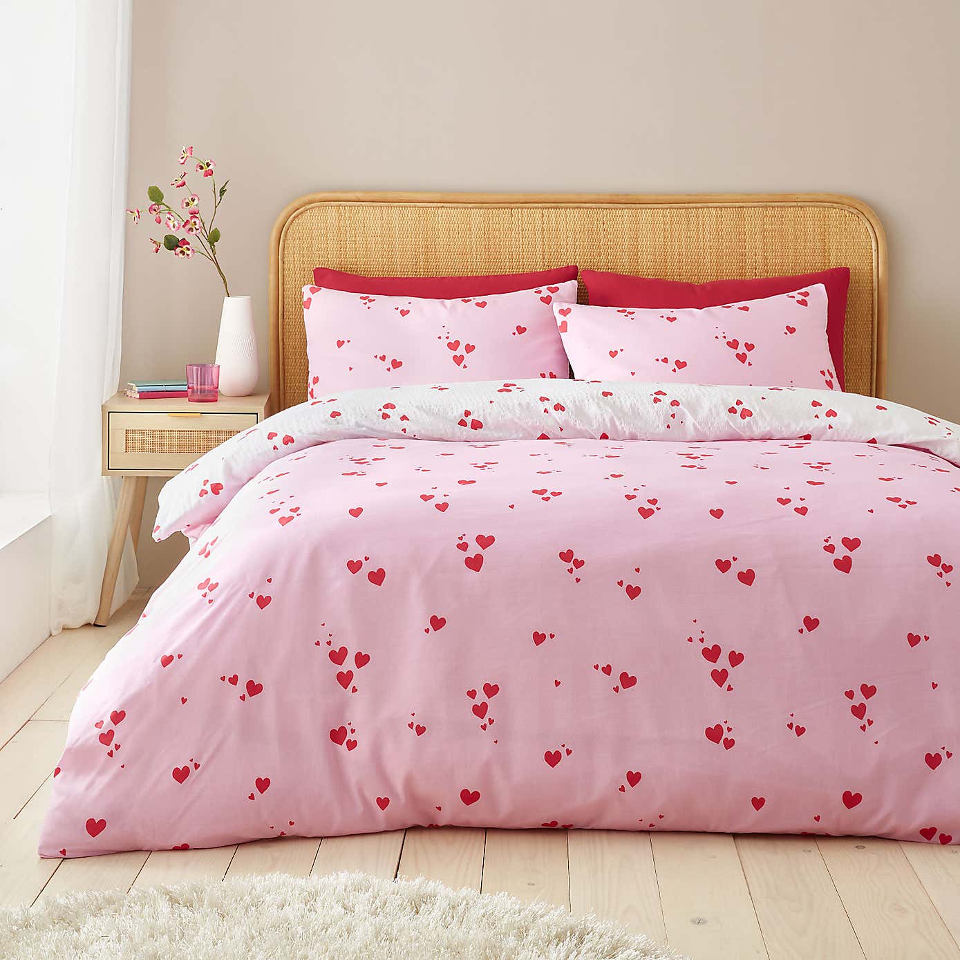 Catherine Lansfield Seersucker Heart Reversible Duvet Cover & Pillowcase Set