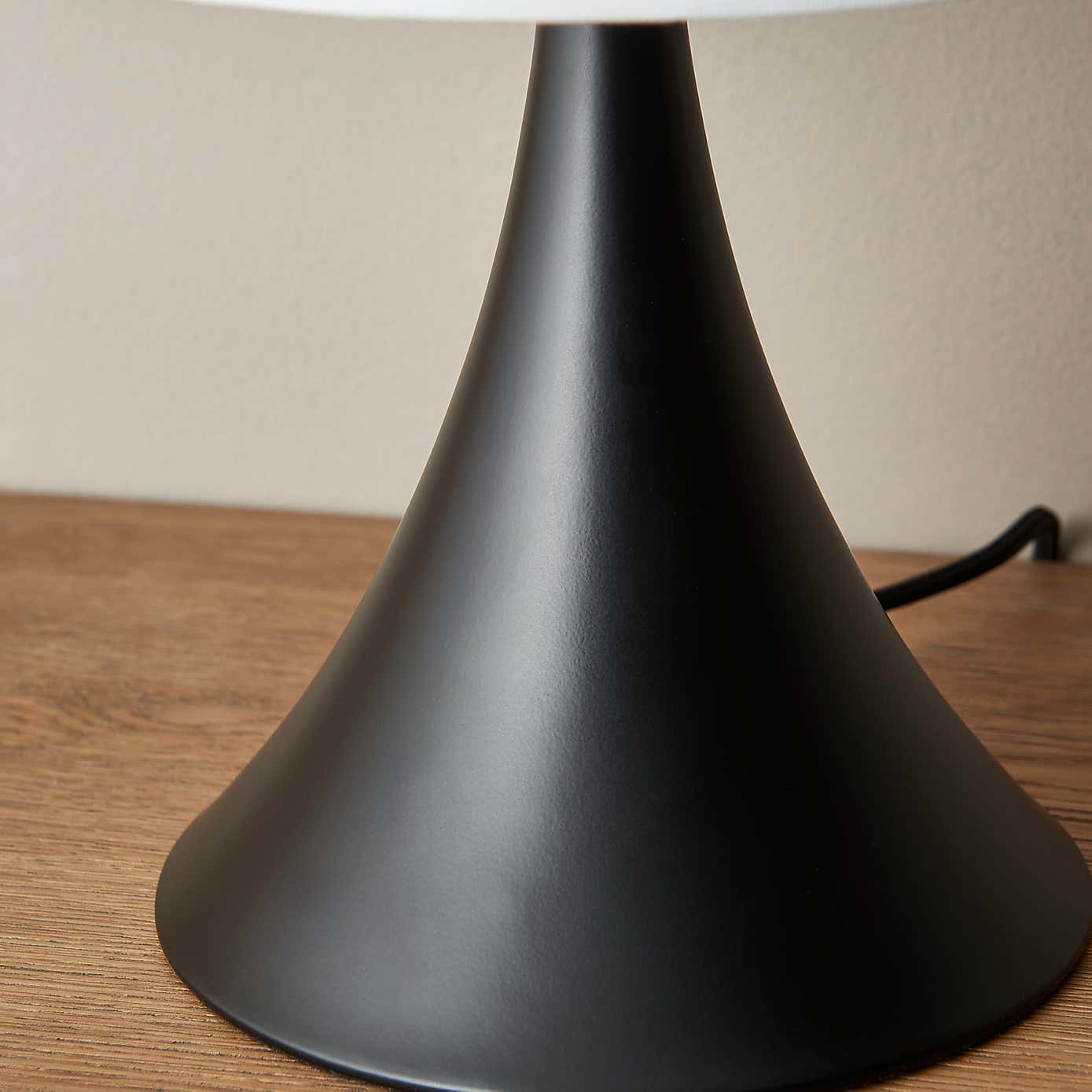 Tromp Modern Table Lamp