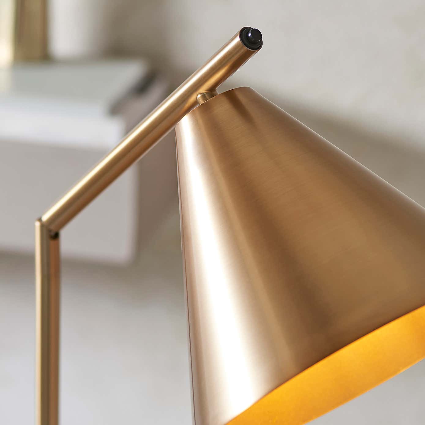 Vogue Catco Industrial Adjustable Floor Lamp