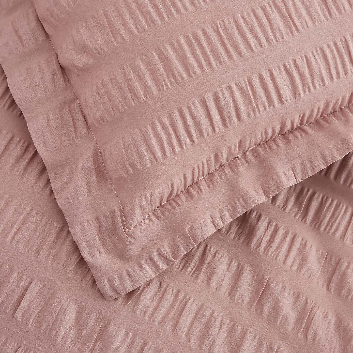 Aria Seersucker Oxford Pillowcase