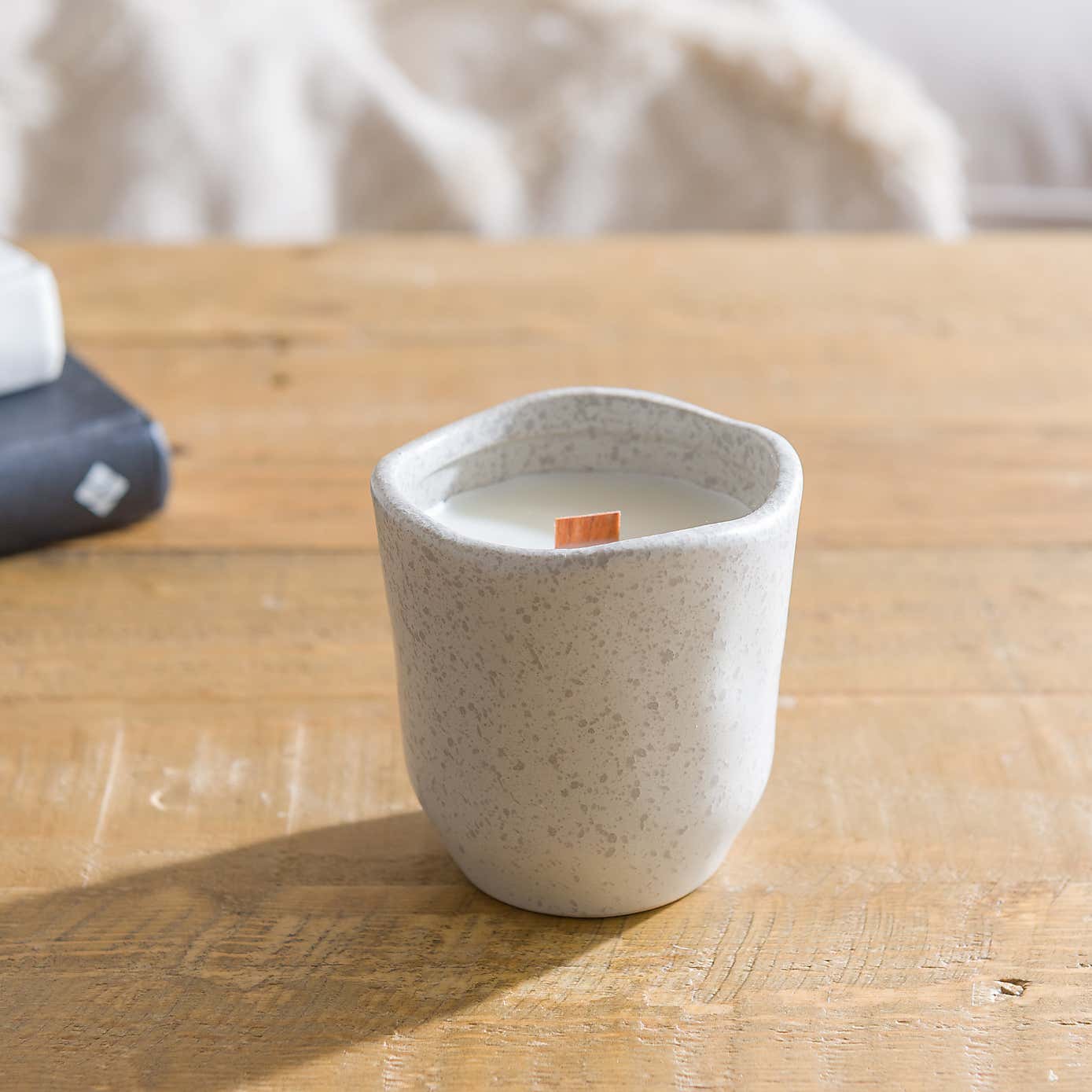 Sea Salt & Rosemary Ceramic Crackle Candle