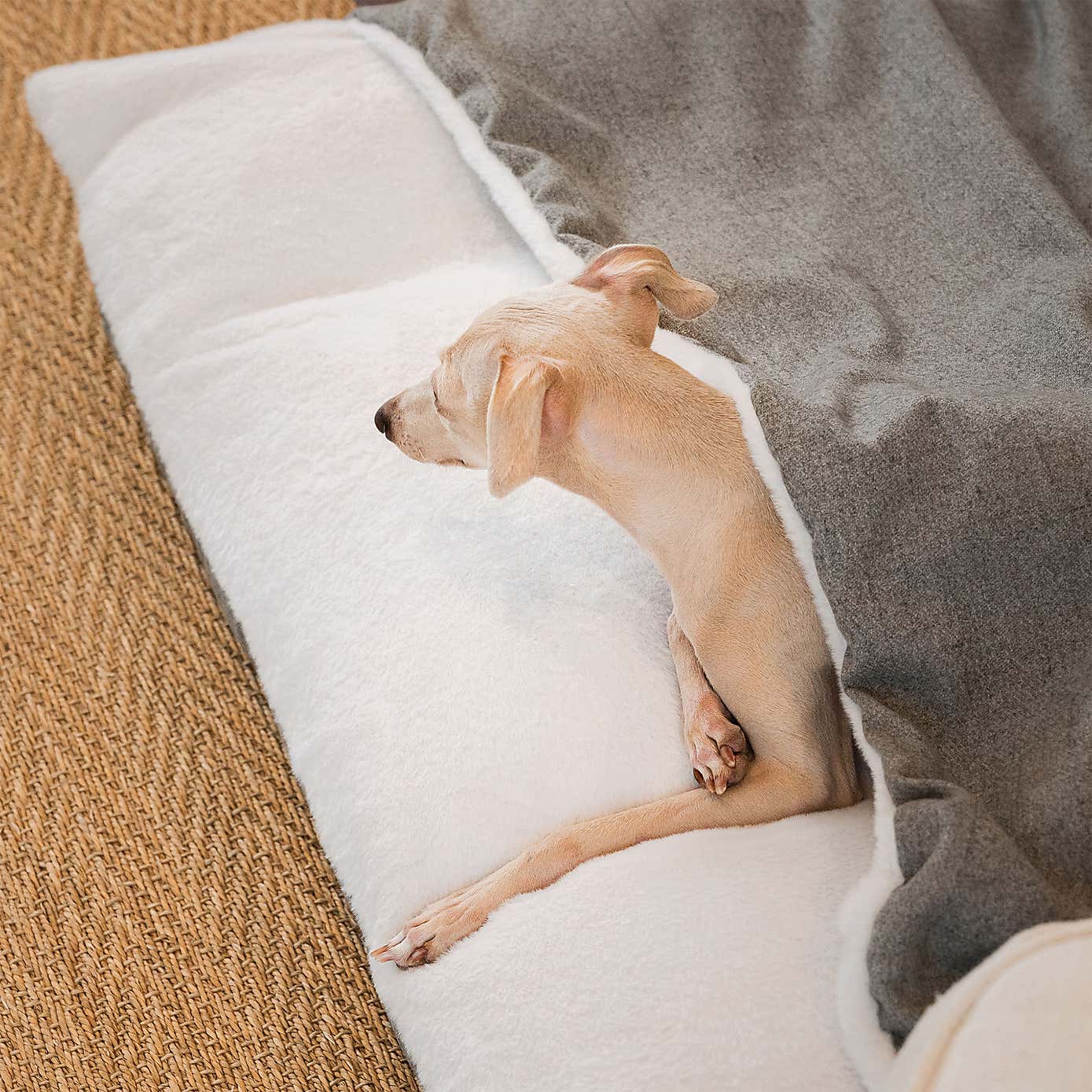 Lords and Labradors Inchmurrin Burrow Dog Bed