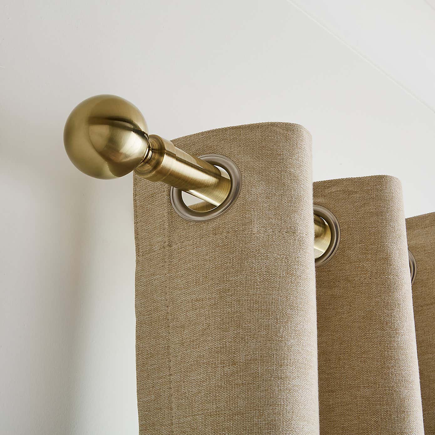 Ashton Metal Curtain Pole