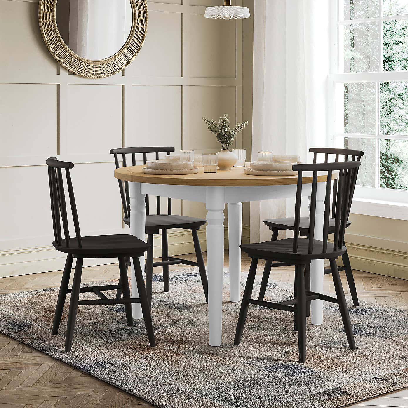 Pip 4-6 Seater Round to Oval Extendable Dining Table