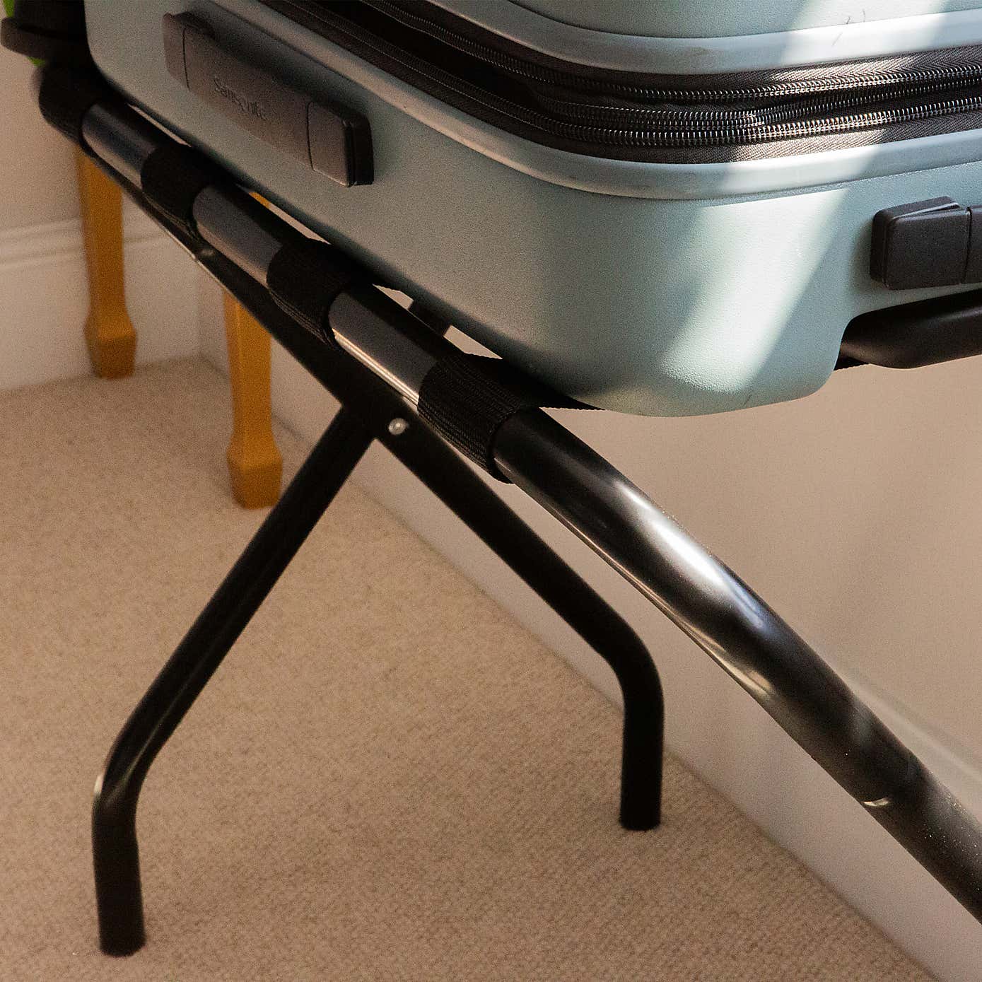 Harbour Housewares Luggage Rack