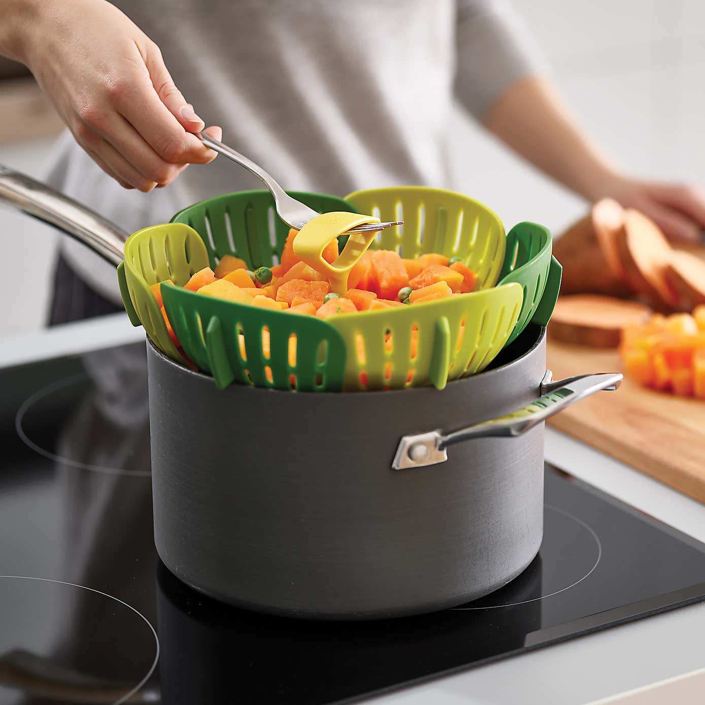 Joseph Joseph Bloom Folding Steamer Basket