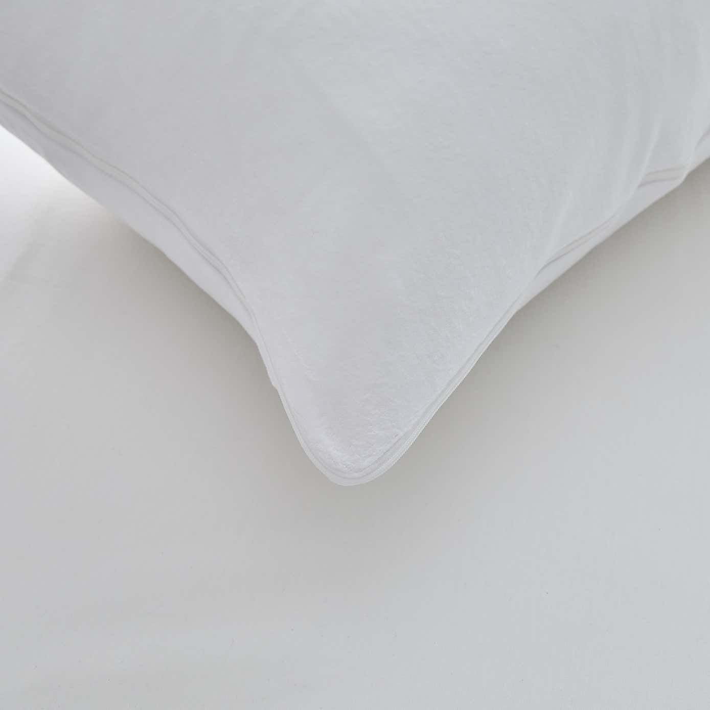 Contoured Memory Foam Pillowcase