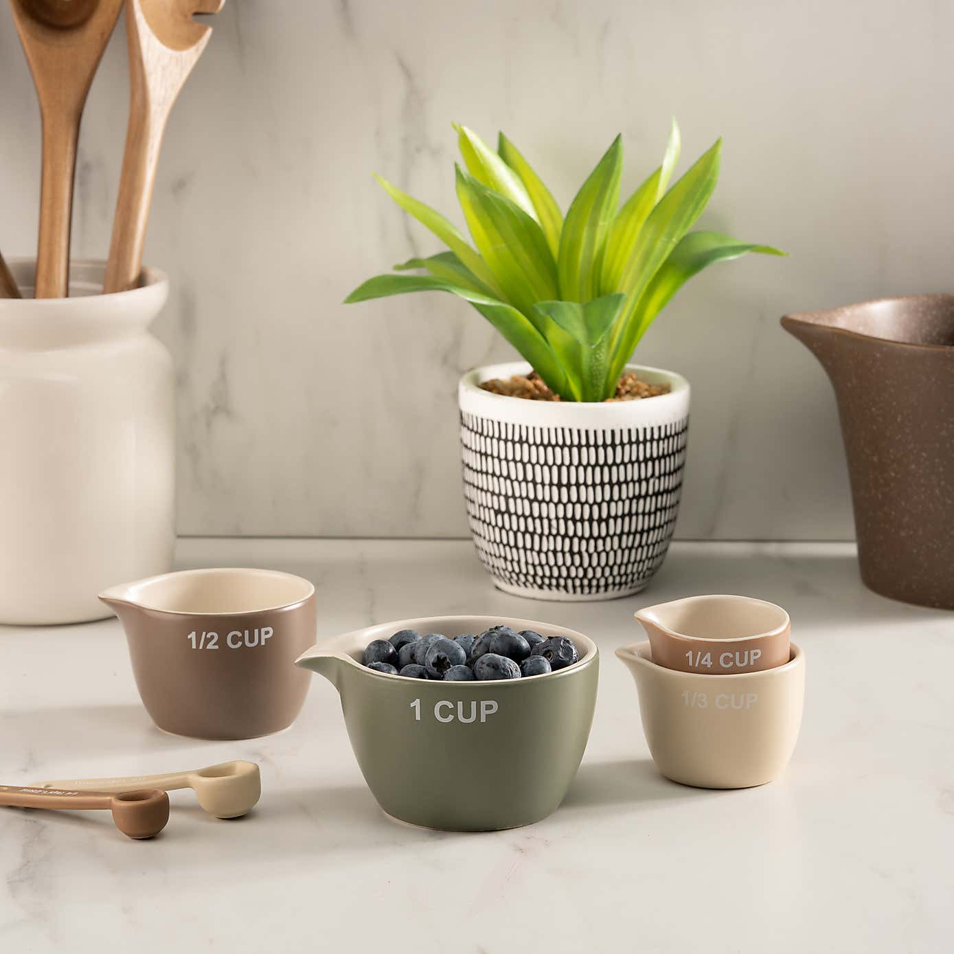 Measuring Cups Brown Mix