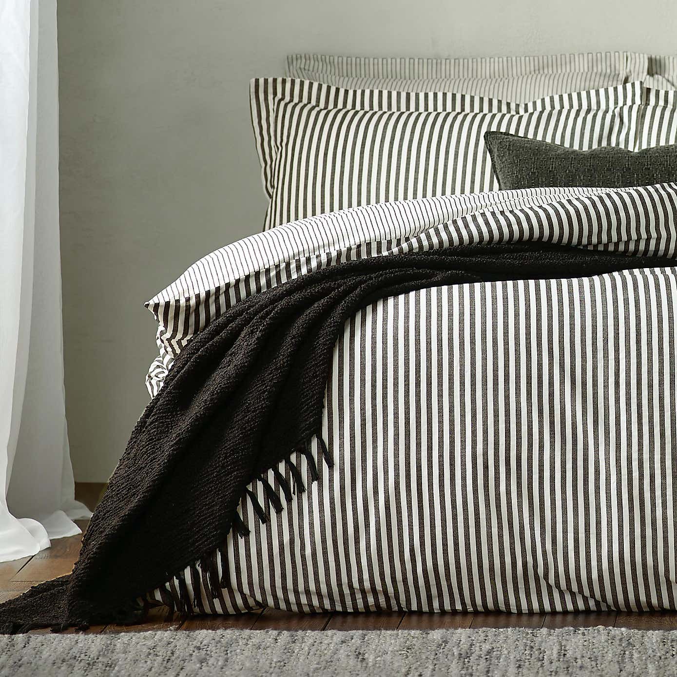The Linen Yard Hebden Reversible 100% Cotton Duvet Cover & Pillowcase Set