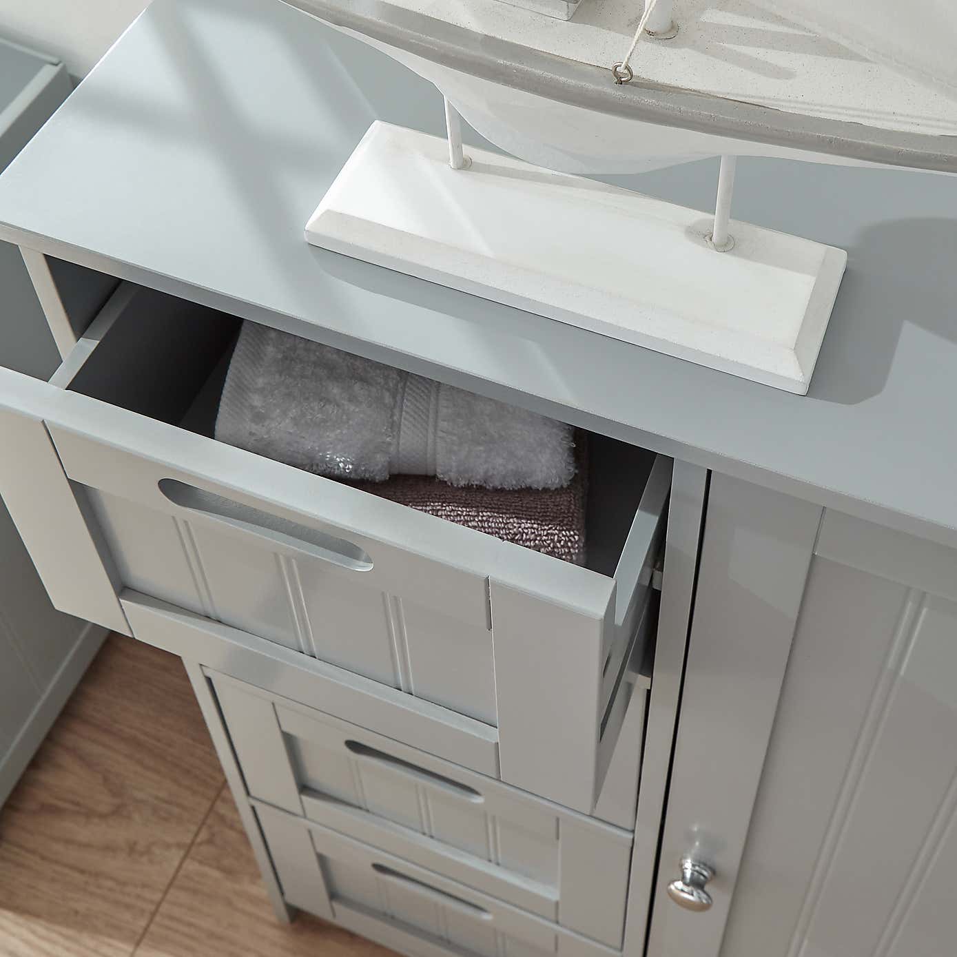 Grey Shaker Bathroom Unit