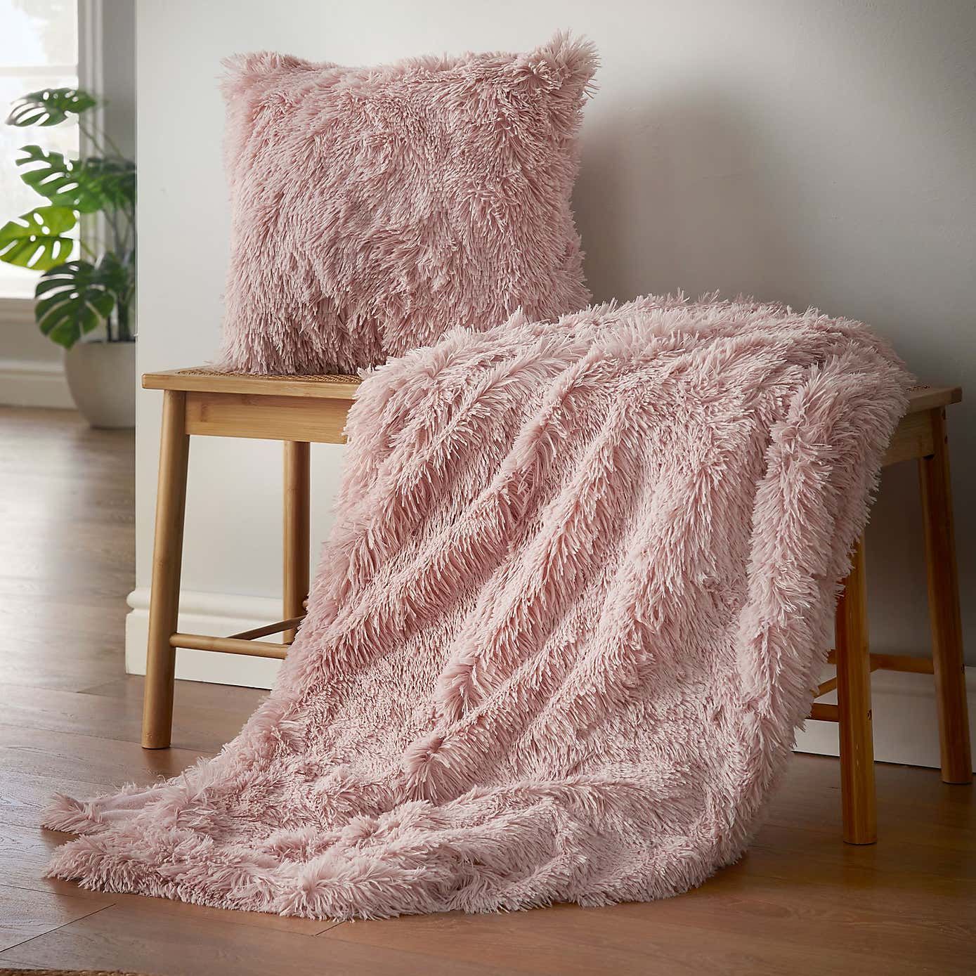 Cuddly Faux Fur Throw 150cm x 200cm