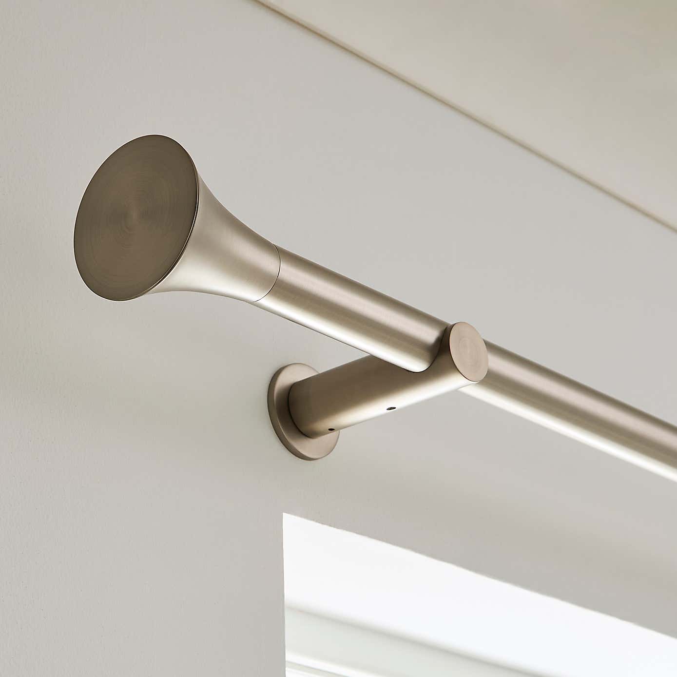 Flush Trumpet Fixed Metal Curtain Pole
