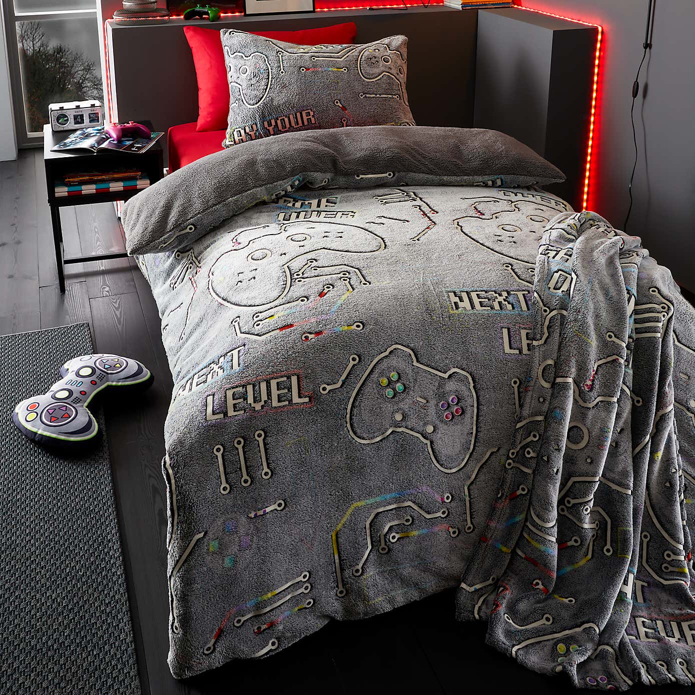 Catherine Lansfield Game Over Fleece Throw 130cm x 170cm