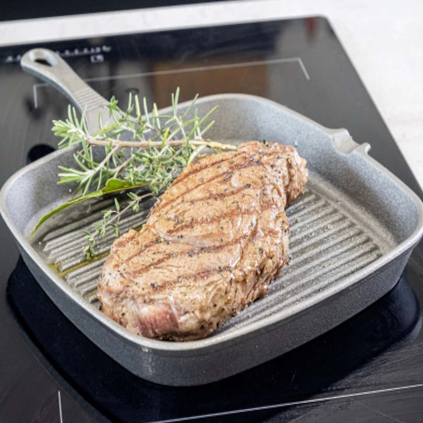 KitchenCraft Induction-Safe Square Cast Iron Skillet Pan