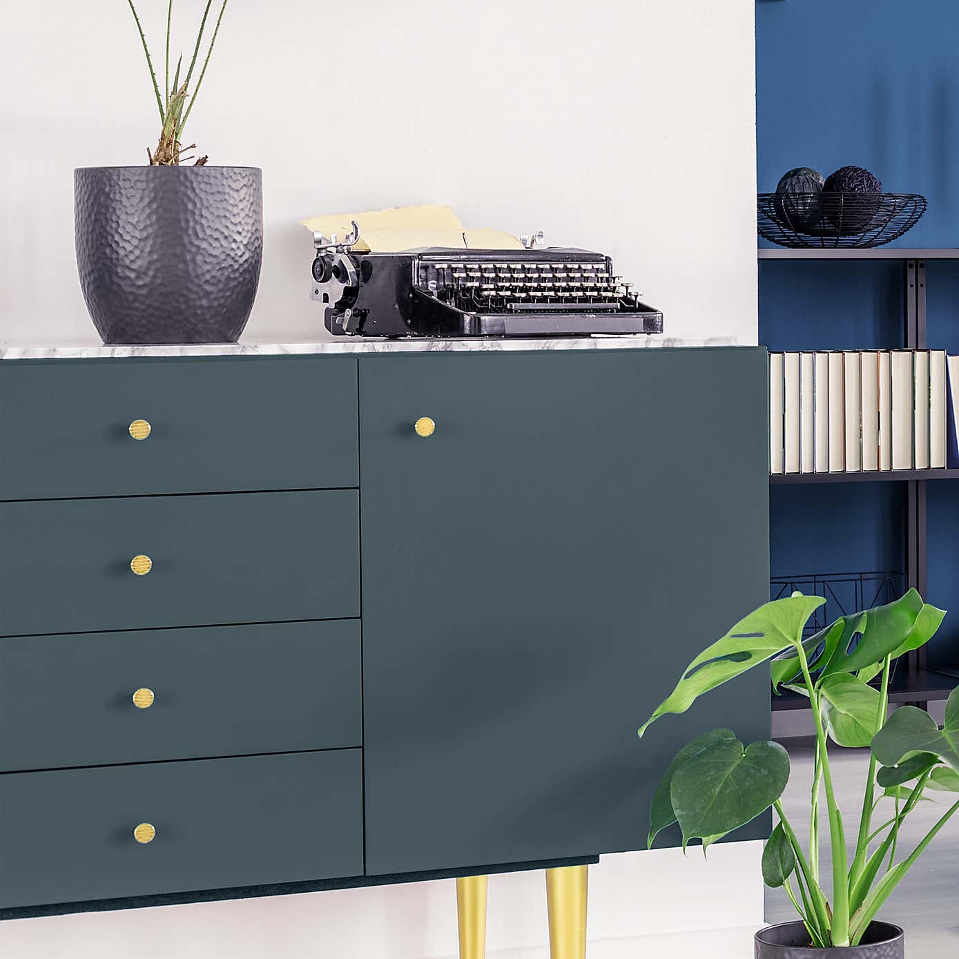 Rust-Oleum Raven Matt Furniture Paint