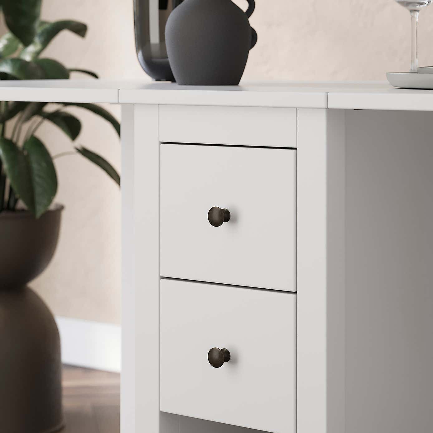 Lynton Extendable Dropleaf Dining Table