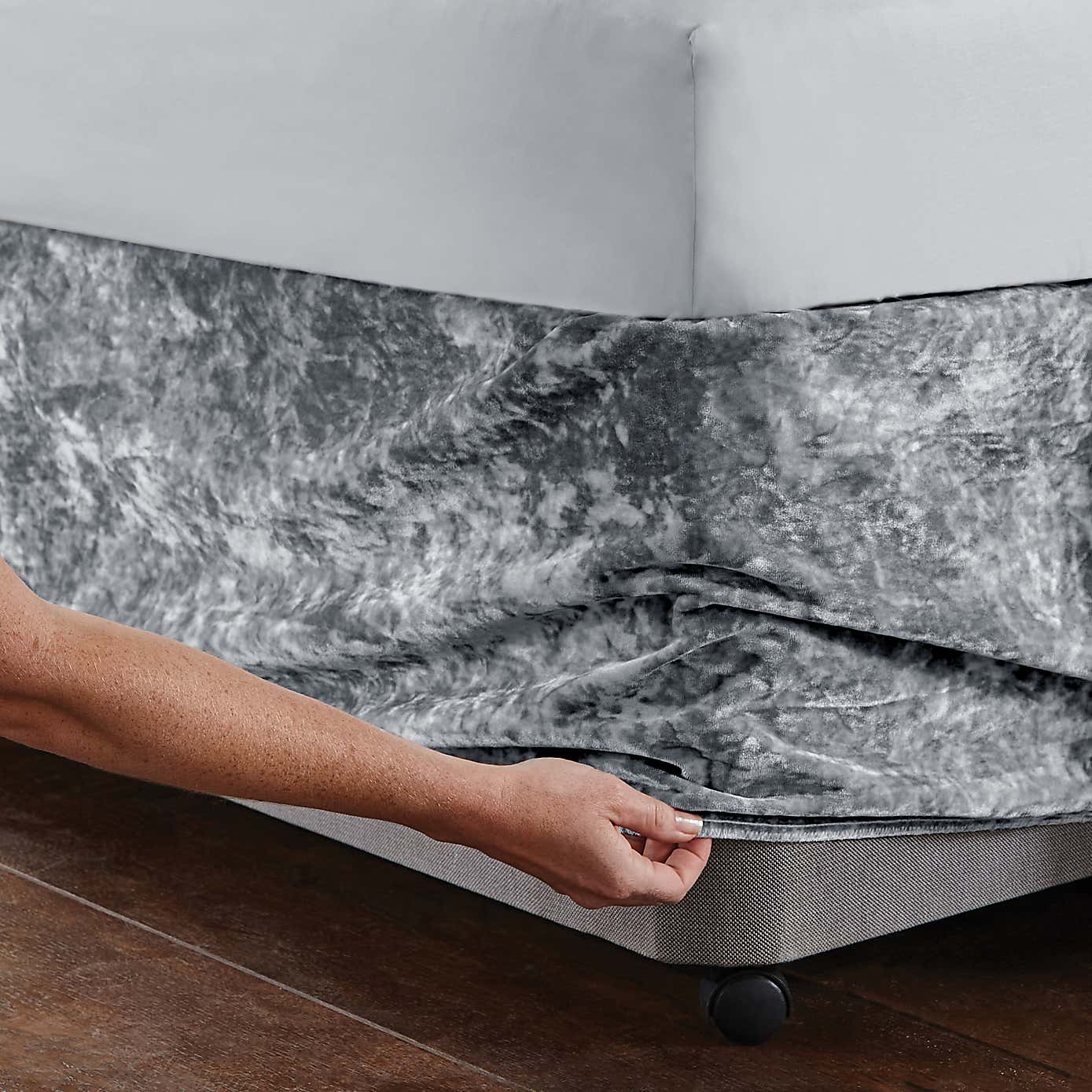 Catherine Lansfield Crushed Velvet Divan Base Bed Wrap