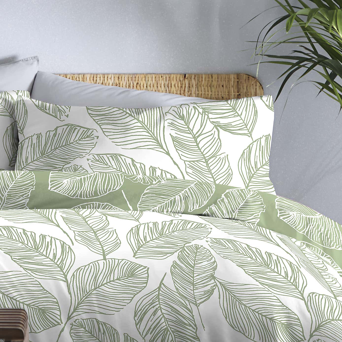 Fusion Matteo Reversible Duvet Cover and Pillowcase Set