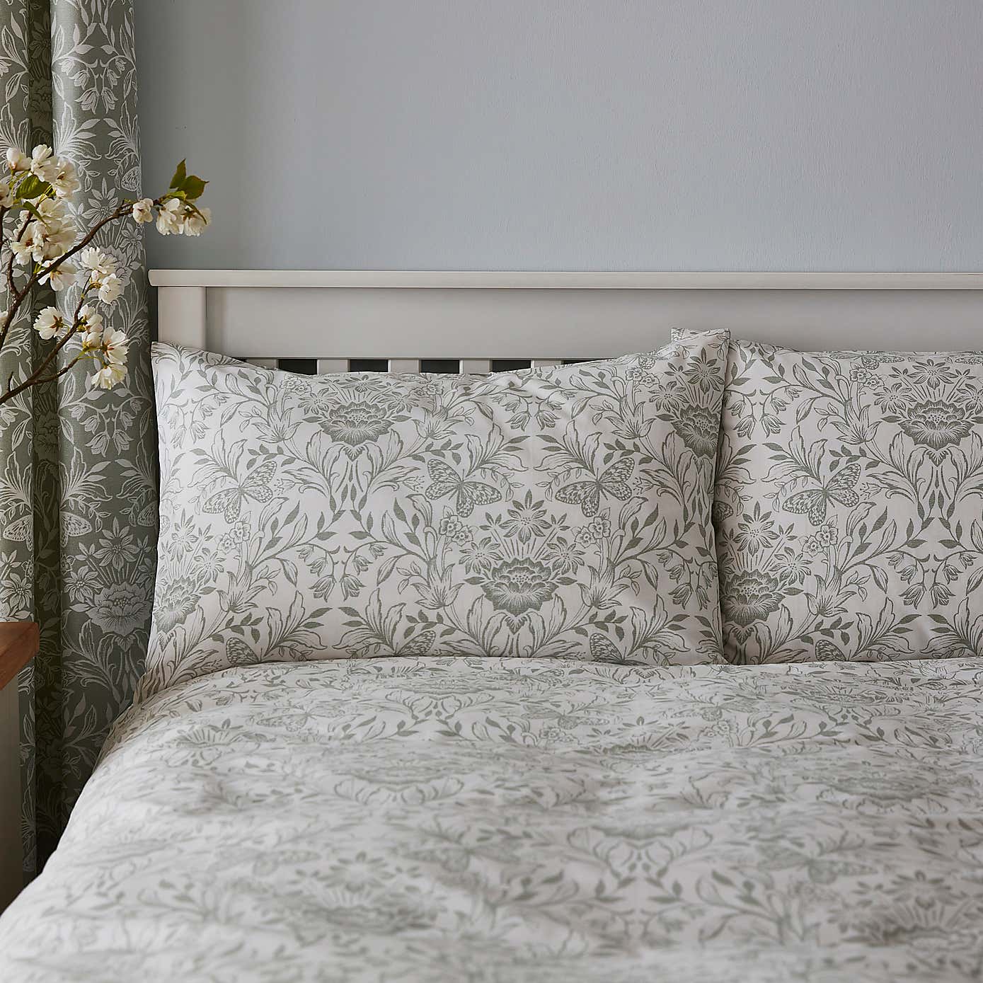 Evesham Green Duvet Cover and Pillowcase Set