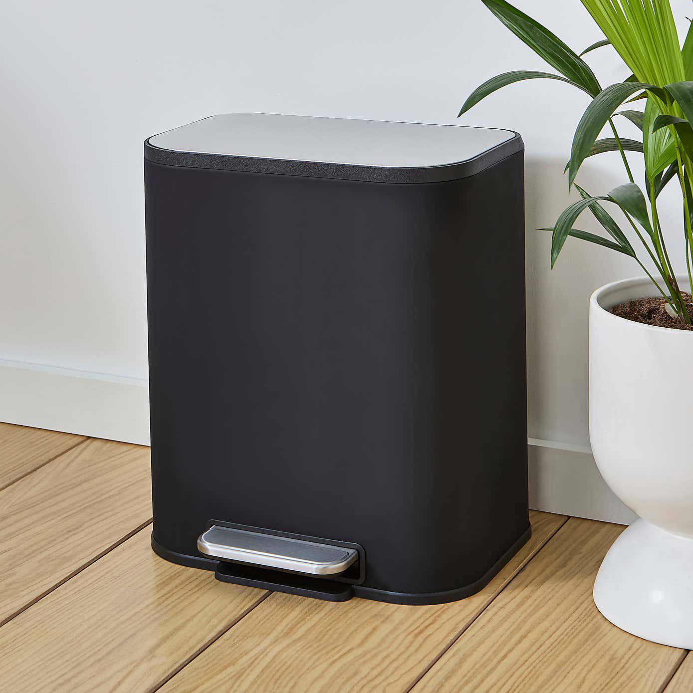 Sleek Soft Touch 20L Bin