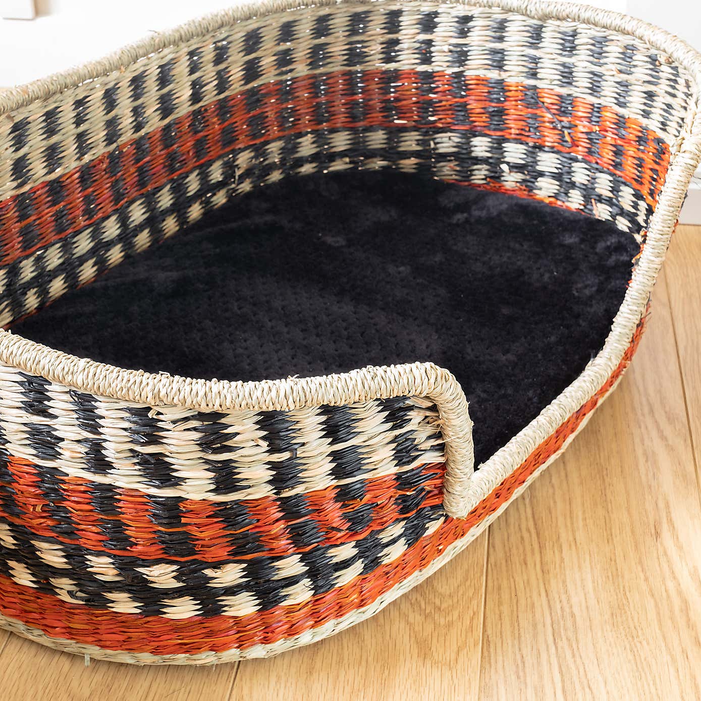 Multicoloured Seagrass Pet Bed