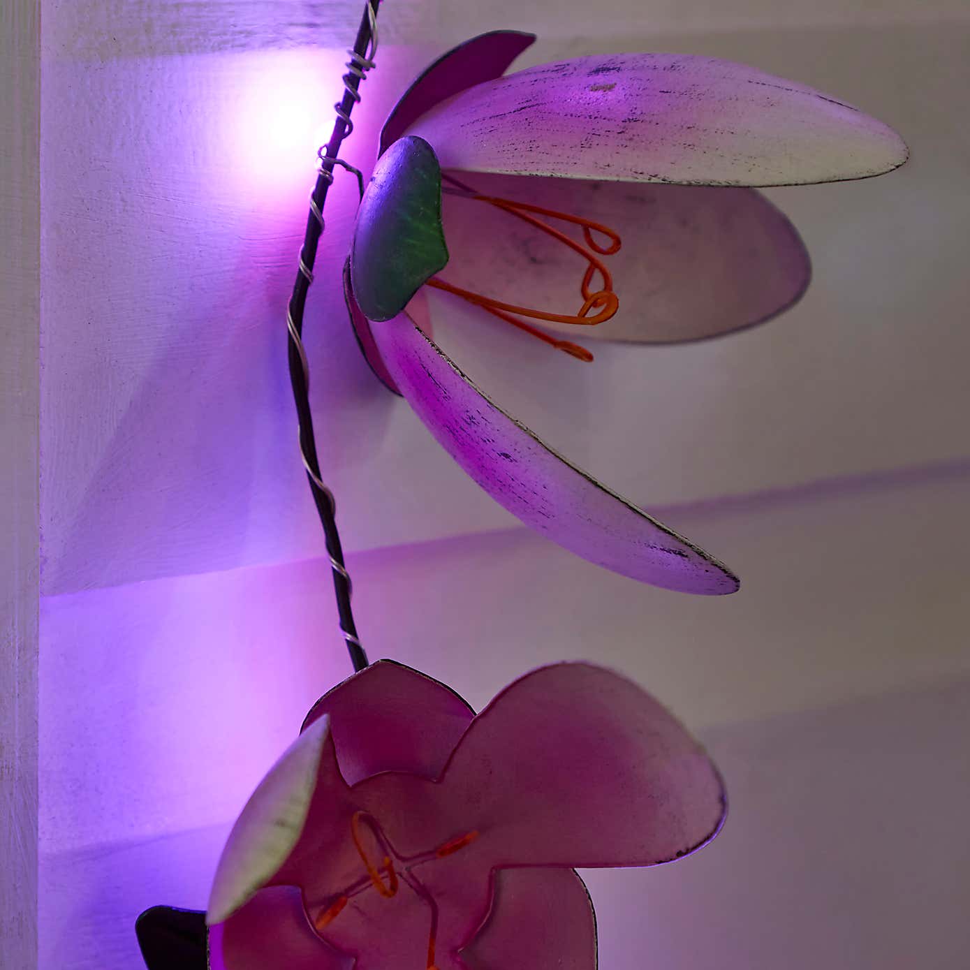 Mini Metal Flowers 25 LED Indoor Outdoor Solar String Lights