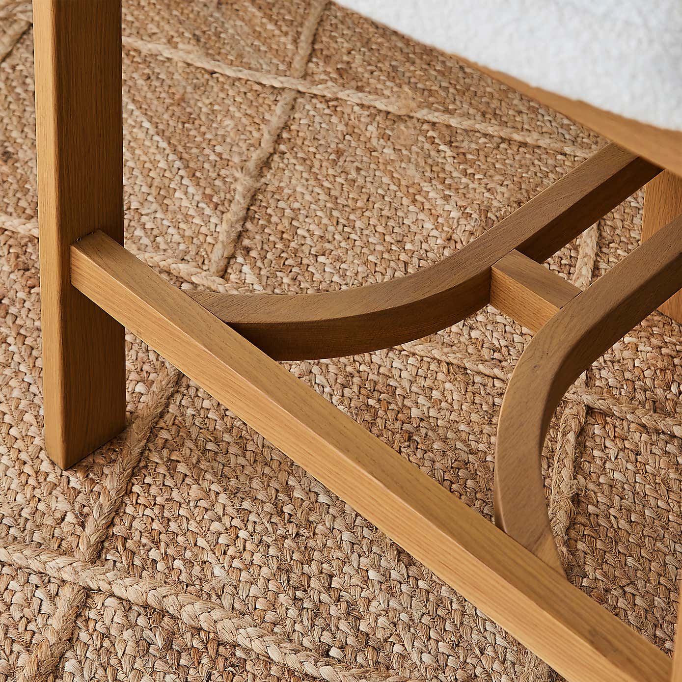 Lovato Barstool, Boucle