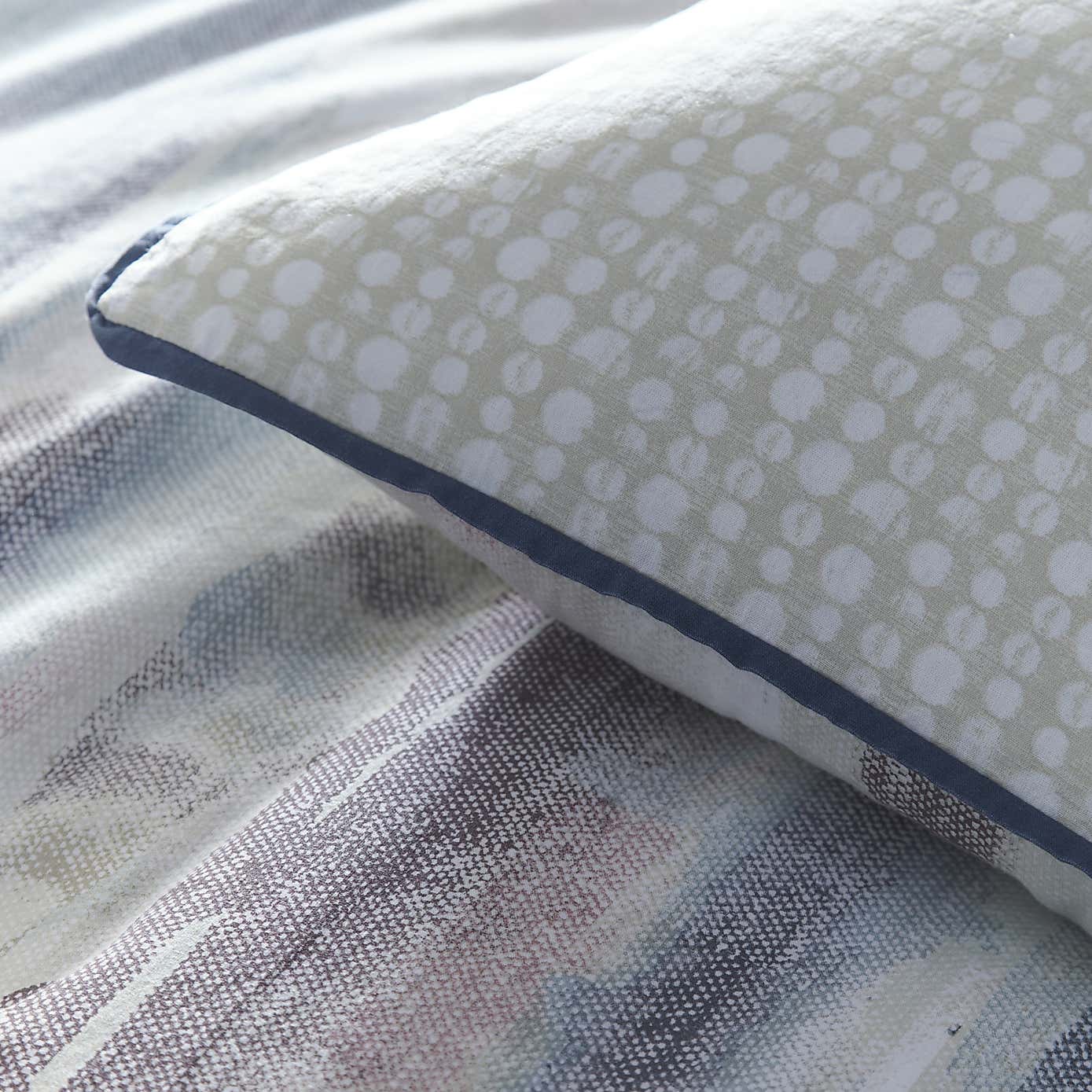 Appletree Landscape 100% Cotton Duvet Cover and Pillowcase Set